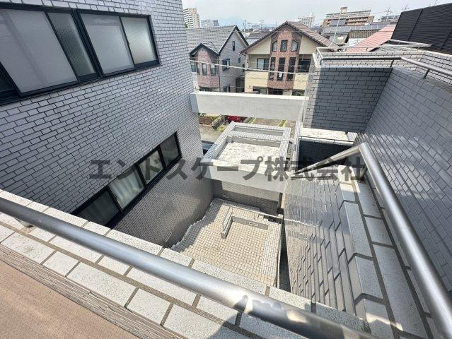 カーサ・ピッコラ高崎のエントランス|高崎、前橋のお部屋探しはエンドスケープまで！お客様の理想お聞かせ下さい♪