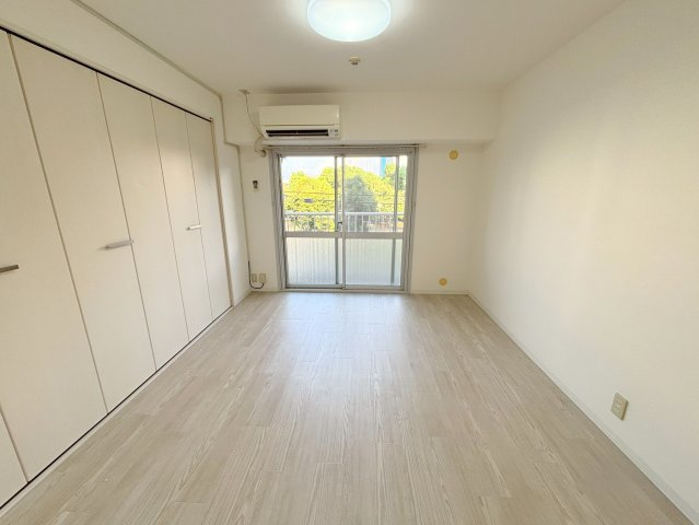 サンフラッツ新大阪別館の居間・リビング