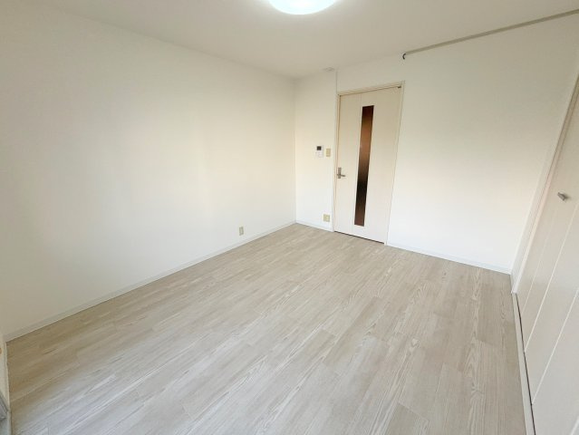 サンフラッツ新大阪別館の洋室