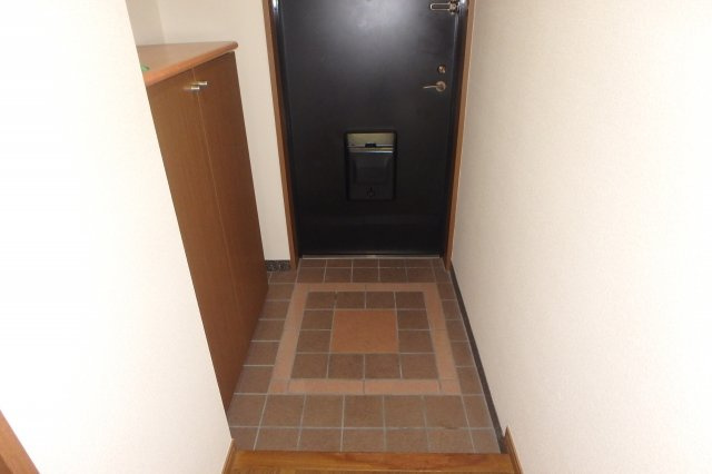 イーストコートの玄関|他のお部屋の参考写真となります。