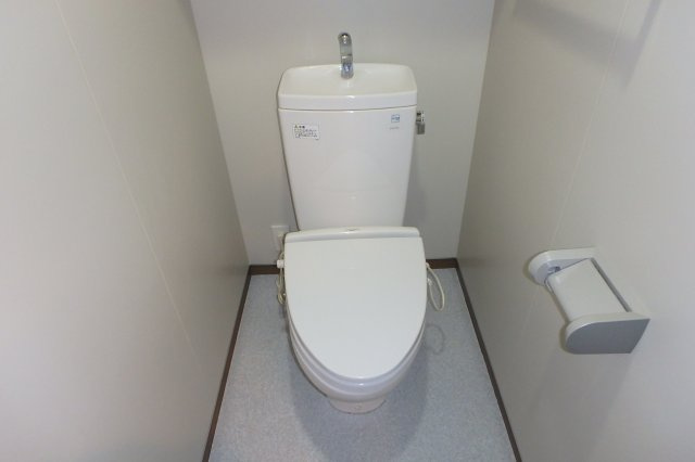 イーストコートのトイレ|他のお部屋の参考写真となります。