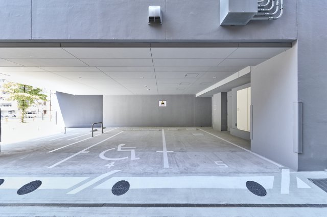 プラウドフラット錦糸町ウエストの駐車場