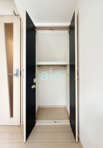 新宿区下落合３丁目のアパートの収納