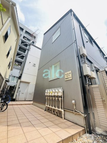 新宿区下落合３丁目のアパートの外観