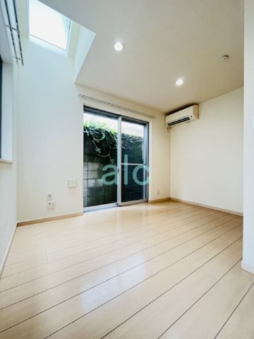 新宿区下落合３丁目のアパートの居間・リビング|別部屋・参考写真
