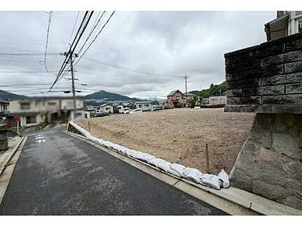 安佐南区相田５丁目の前面道路含む現地写真