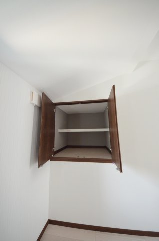 青崎一丁目の収納|各居室に機能的なクローゼットを完備。タンスなどの大型家具を買い足す必要がないため、お部屋の面積を最大限に活かせます。