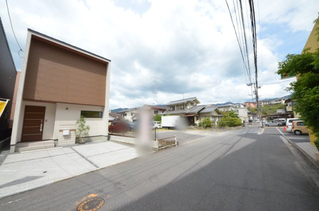 宮内一丁目の前面道路含む現地写真|前面道路は交通量が少なく駐車楽々