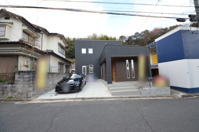 屋代三丁目の外観|敷地広々39坪
駐車2台可能です