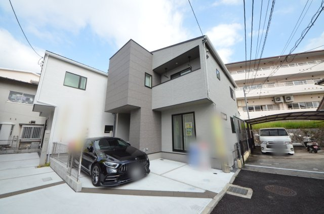 柳ヶ丘の外観|敷地30坪
車種により駐車2台可能です