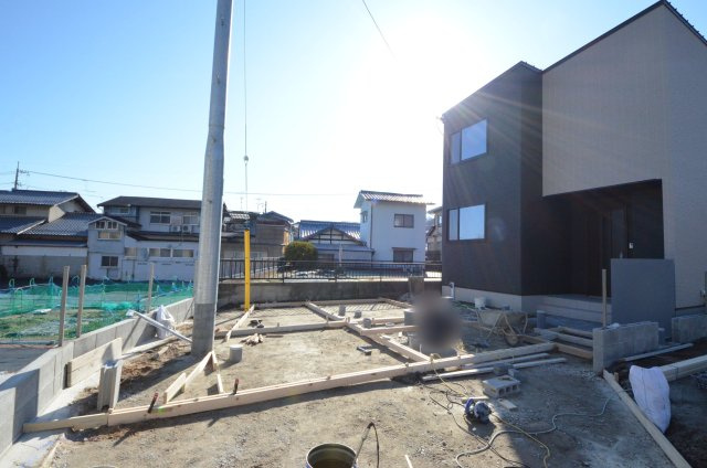 宮内の駐車場|前面道路は交通量が少なく駐車楽々
車種により駐車3台可能です