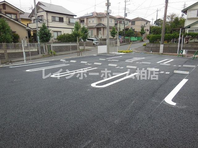 【仲介手数料：50％OFF】対象物件！の駐車場|カースペースがあります