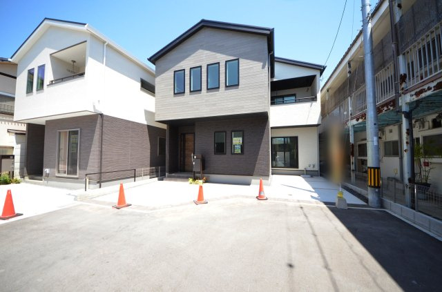 皆賀四丁目の駐車場|JR五日市駅徒歩14分の平地
駐車は二台可能です