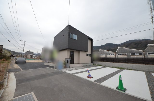 中野二丁目の前面道路含む現地写真|前面道路は交通量が少なく駐車楽々
