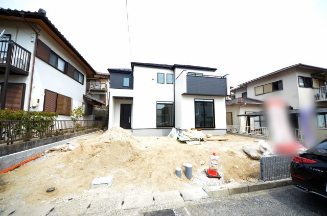 美鈴が丘西四丁目の外観|敷地広々50坪
駐車3台可能です
