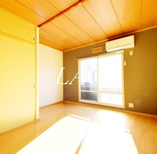 【居間・リビング】 | クレッシェンドK | 洋室のお部屋です。