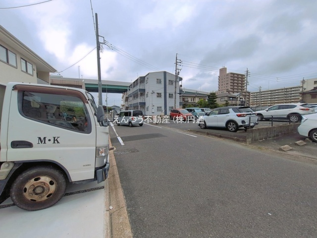 万場2期の前面道路含む現地写真