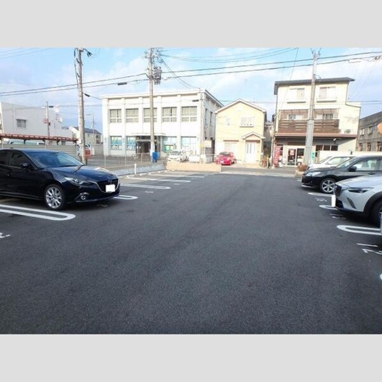【駐車場】 | セレンディピティ堅田 | 敷地内駐車場の様子です。