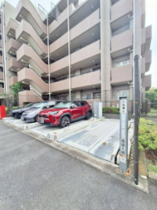 カインドステージ北鎌倉の駐車場