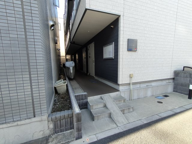 リブリ・TKグレイスビルⅢのエントランス