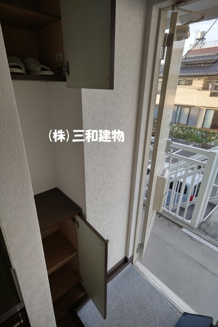 ハイムしらさぎの玄関