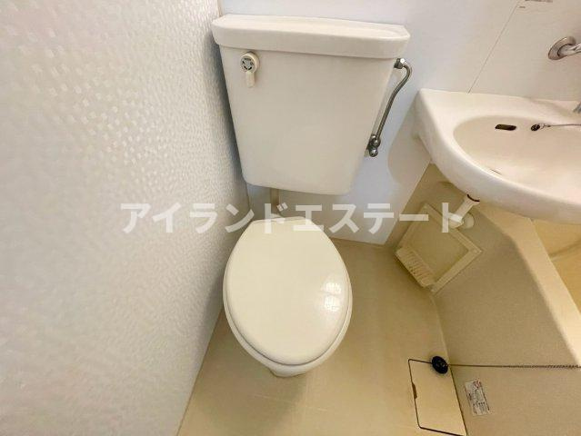 ライオンズマンション太子堂秋栄　室内洗濯機置場　角部屋のトイレ
