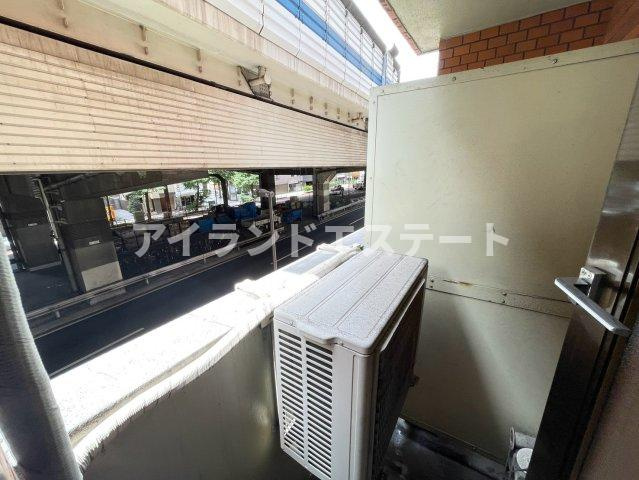 ライオンズマンション太子堂秋栄　室内洗濯機置場　角部屋のバルコニー