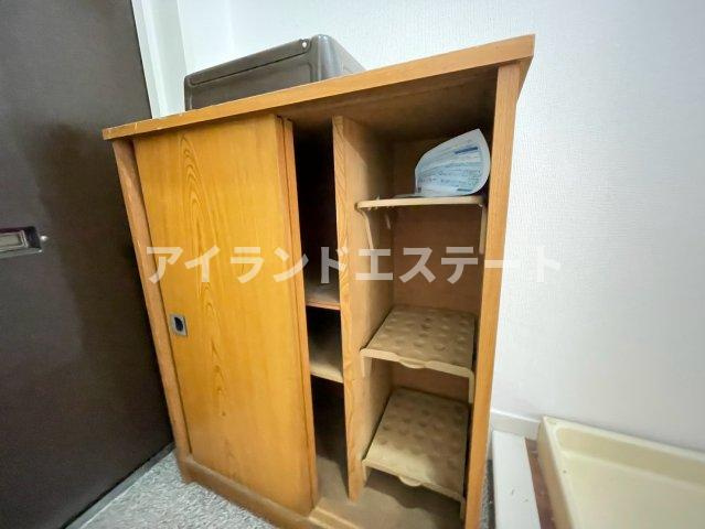 ライオンズマンション太子堂秋栄　室内洗濯機置場　角部屋の収納