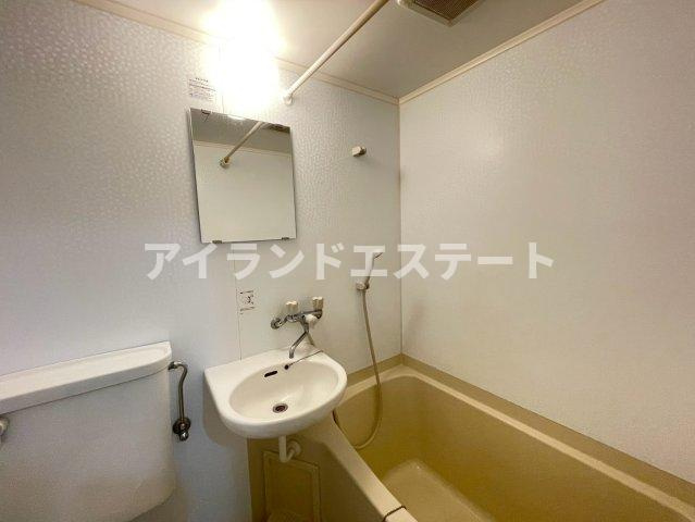 ライオンズマンション太子堂秋栄　室内洗濯機置場　角部屋の浴室