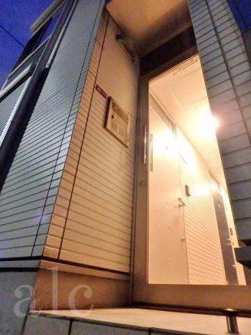 杉並区方南１丁目のアパートのエントランス|清潔なエントランスです
