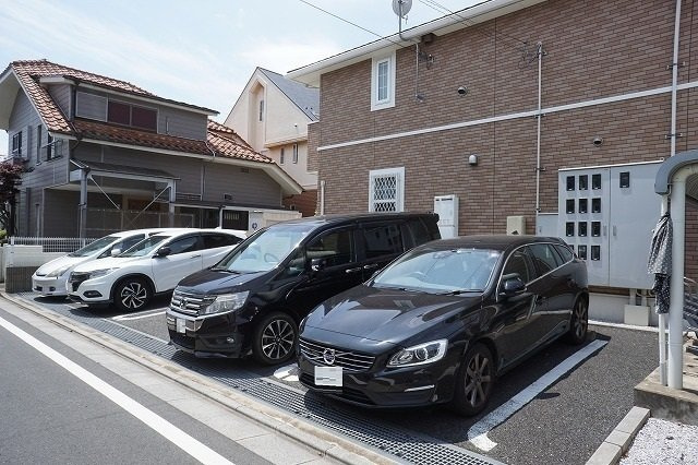 アニメート東所沢の駐車場