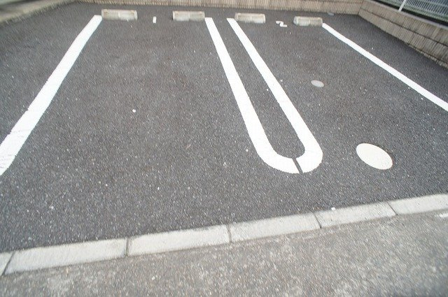 プランドールの駐車場