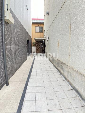シャンポール関目のエントランス