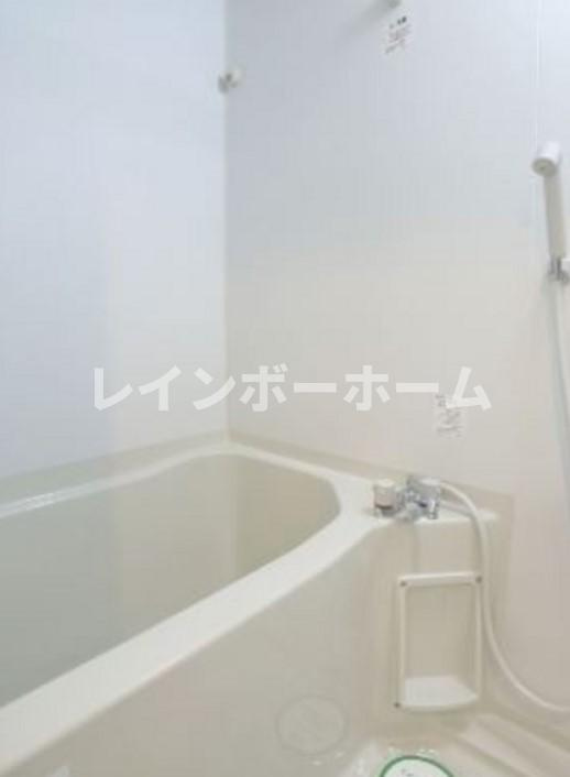 ラシィーヌ吹割の浴室