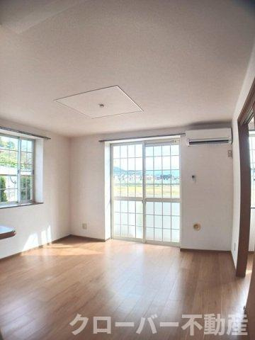 サンブリーゼ東山　Ｃの居間・リビング