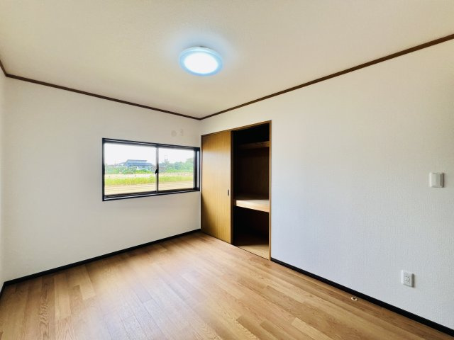 伊勢崎市東小保方町の洋室|お子様の一人部屋デビューにも最適♪
