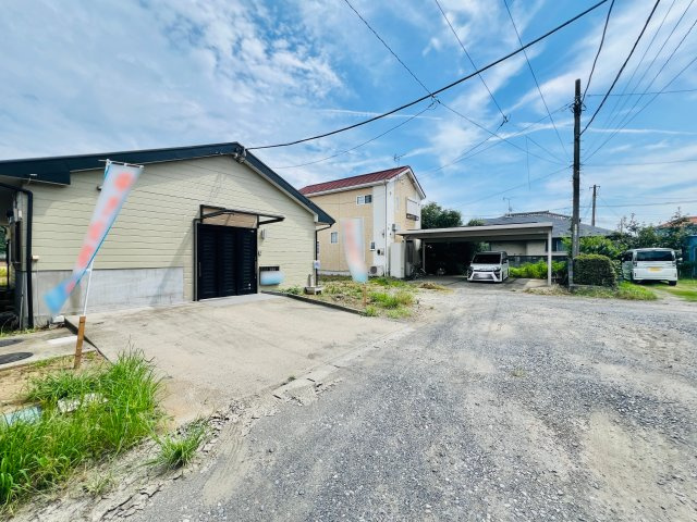 伊勢崎市東小保方町の前面道路含む現地写真|閑静な住宅地◎