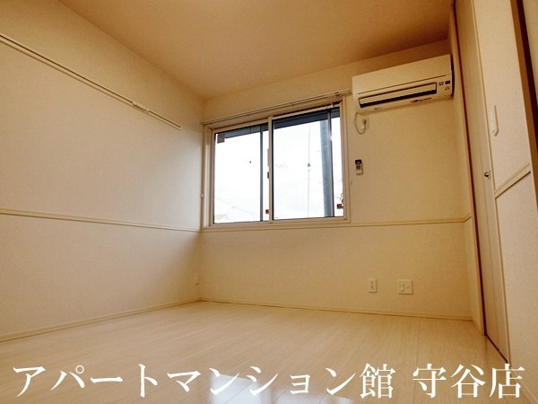 ヴィルヌーブみどりのの洋室