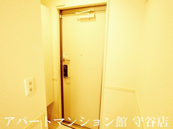 ヴィルヌーブみどりのの玄関