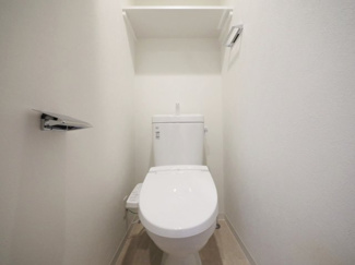 【トイレ】 | アドバンス大阪ベクエム | 落ち着いた色調のトイレです
