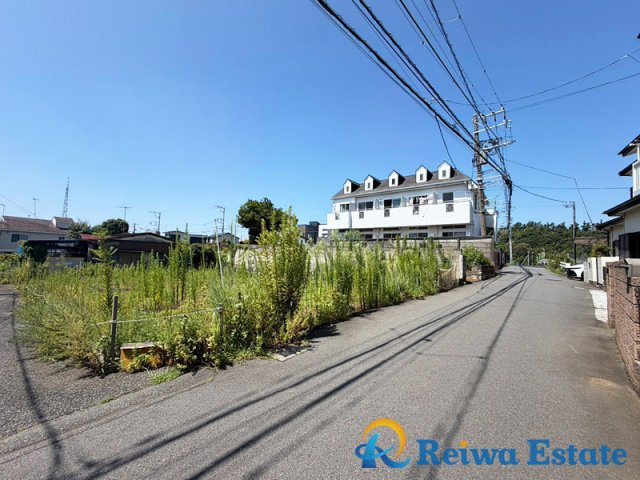 売地　藤沢市城南5丁目の前面道路含む現地写真