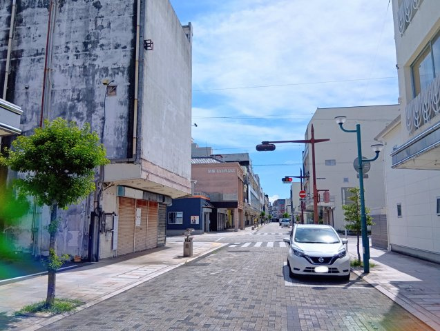 【前面道路含む現地写真】の画像