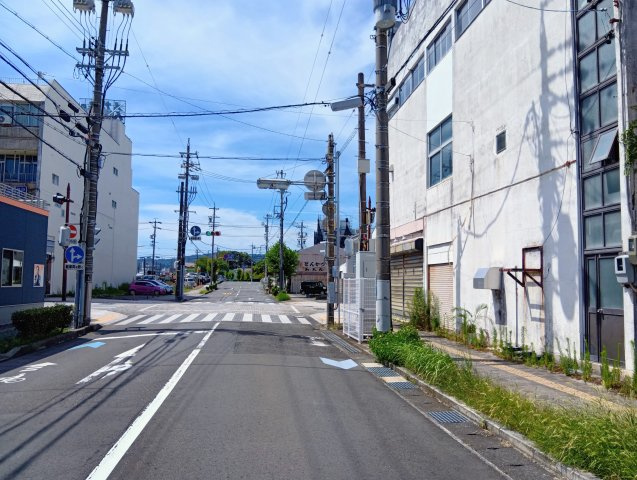 【前面道路含む現地写真】の画像