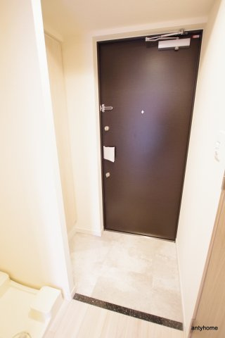 プレサンス福島ミッドエル　仲介手数料無料の玄関