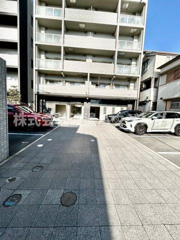 Lexella西吹田の駐車場