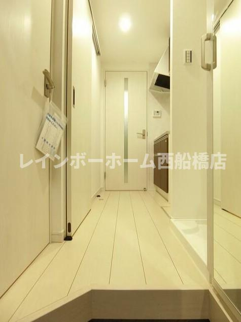 グランレイ西船橋の玄関
