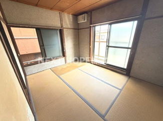 【和室】 | 尼崎市武庫川町２丁目中古テラスハウス | ２階和室６帖です♪二面採光の明るく開放的な室内です！！