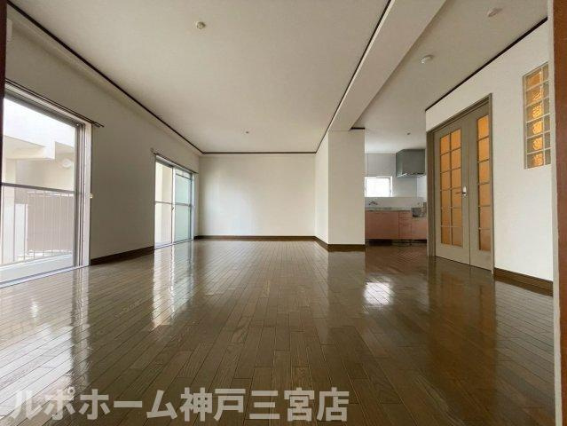杉本商事ビルの居間・リビング