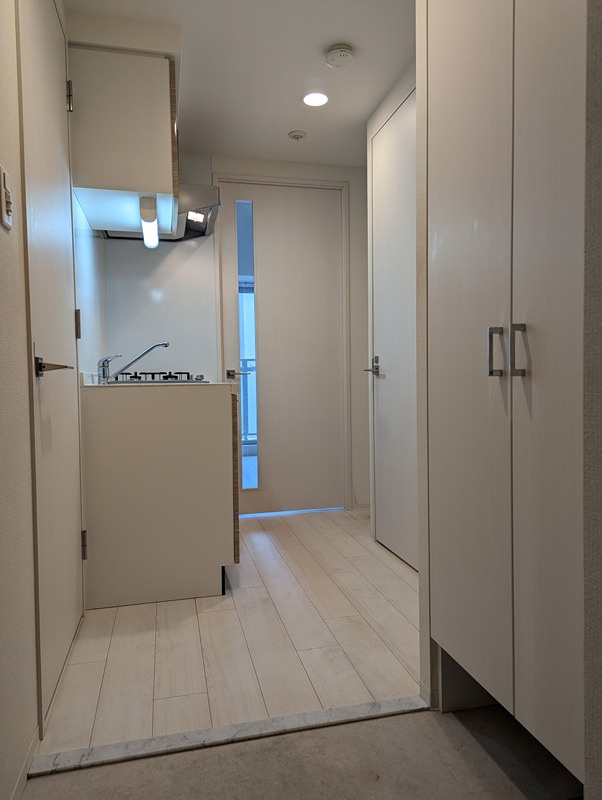 エスリード神戸三宮の玄関|同物件別部屋写真