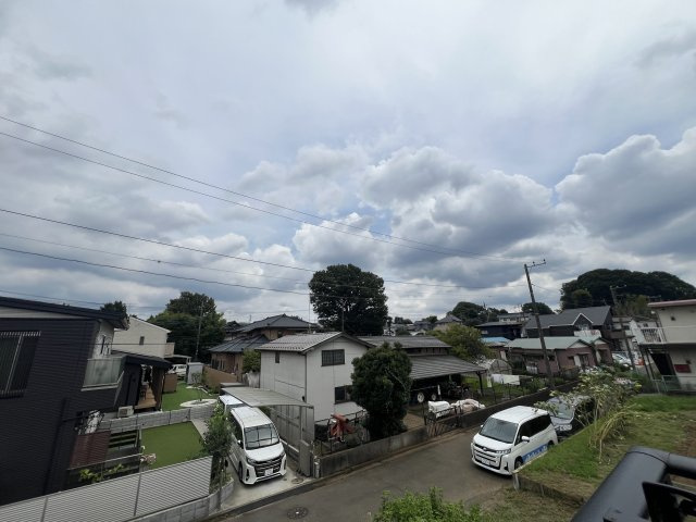 上でも下でもない中屋敷は、みんな大好き中屋敷。なぜ、中屋敷と言う地名が付いたのでしょうか？知っている人いたら教えて下さい。ほら、気になってきましたでしょう？な、『瀬谷区中屋敷１丁目』新築戸建の展望